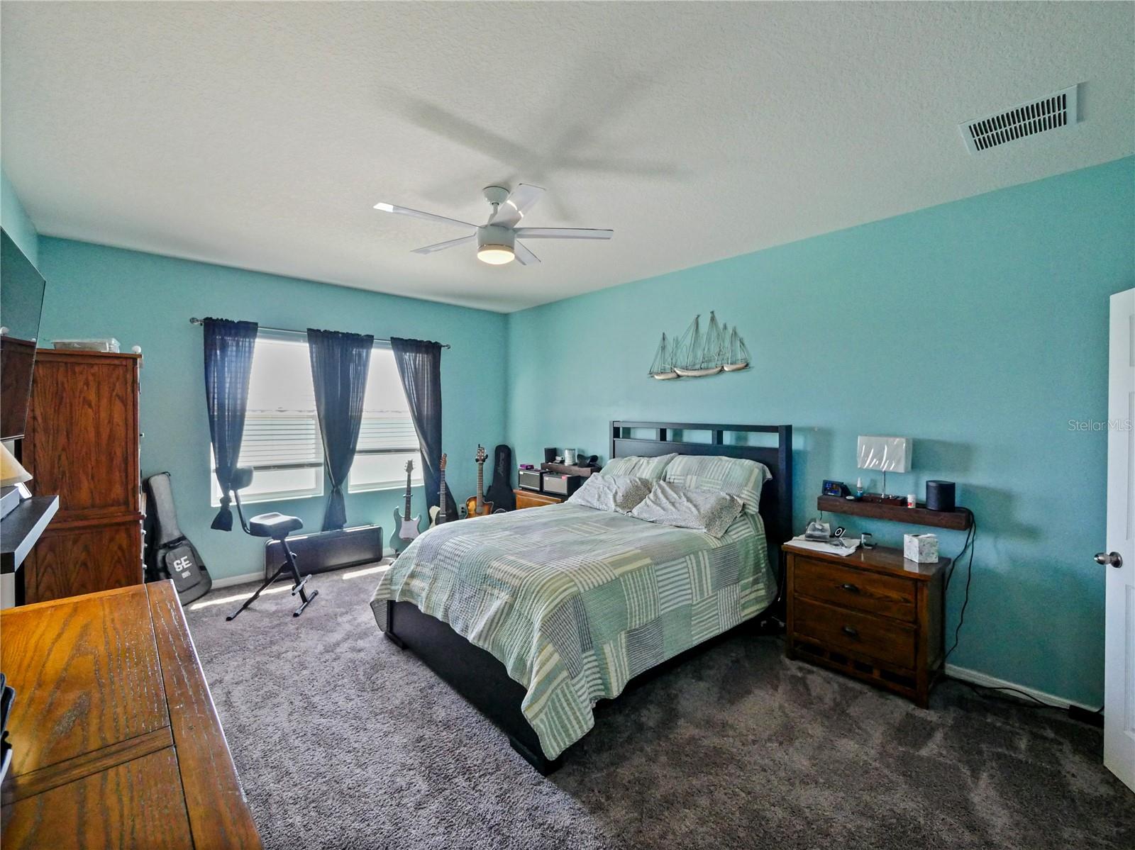 Image 13 of 48 For 395 Blue Cypress Drive