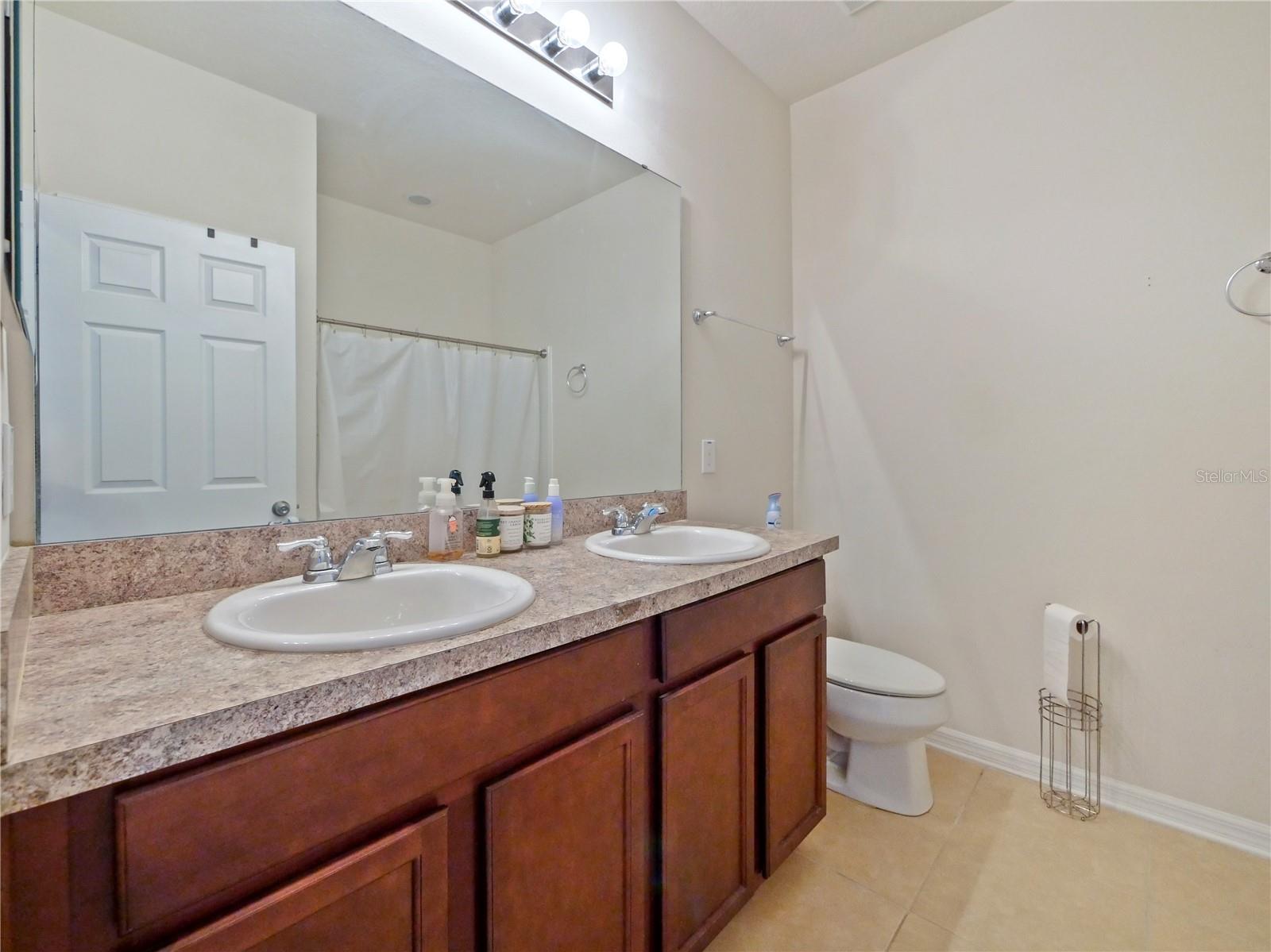 Image 16 of 48 For 395 Blue Cypress Drive