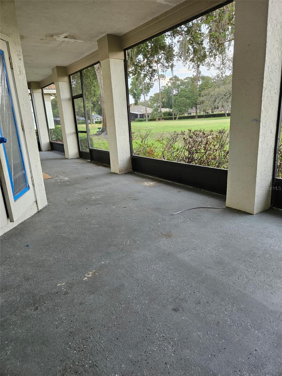 Image 43 of 49 For 2450 Sweetwater Country Club Dr