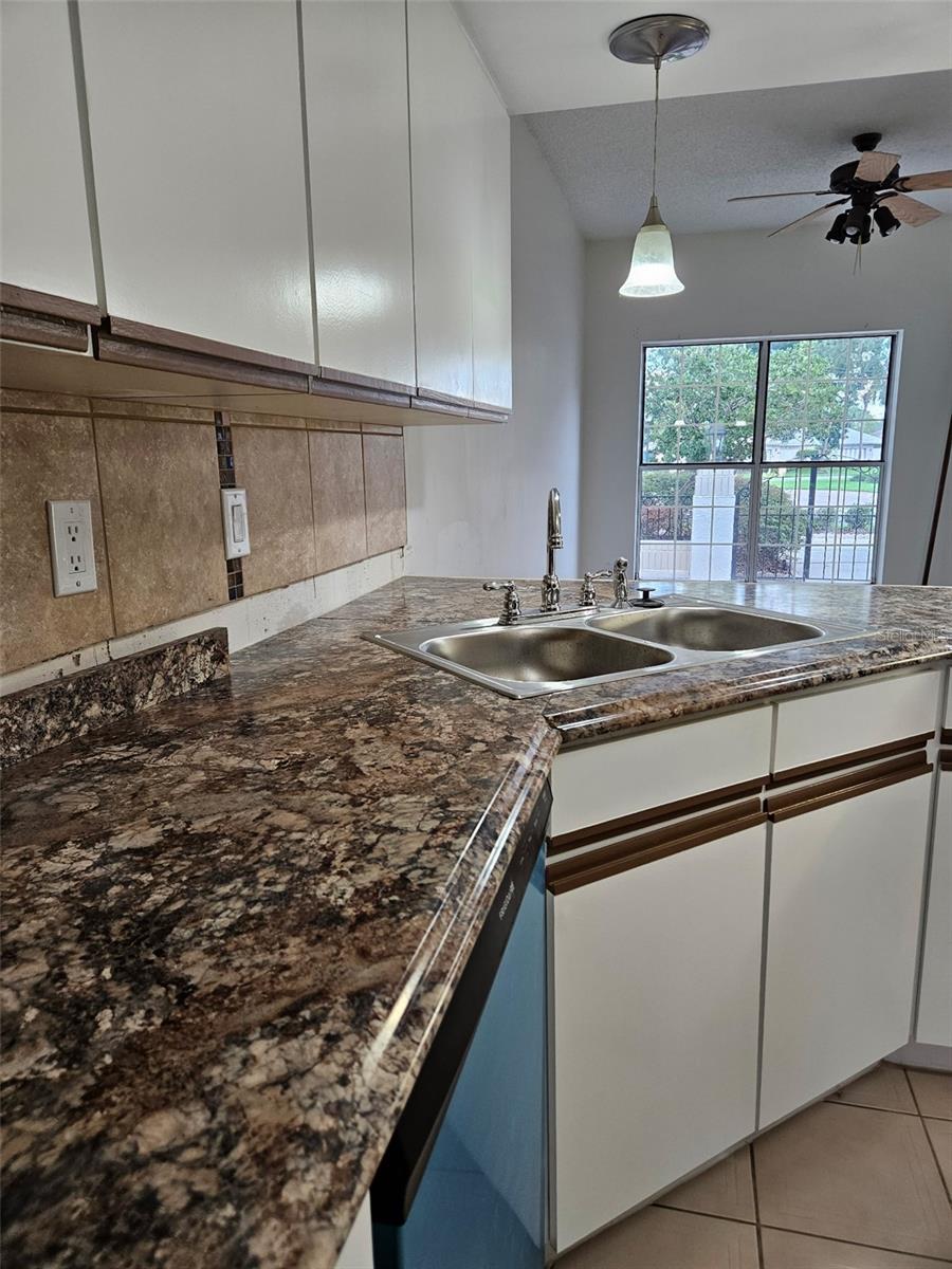 Image 7 of 49 For 2450 Sweetwater Country Club Dr