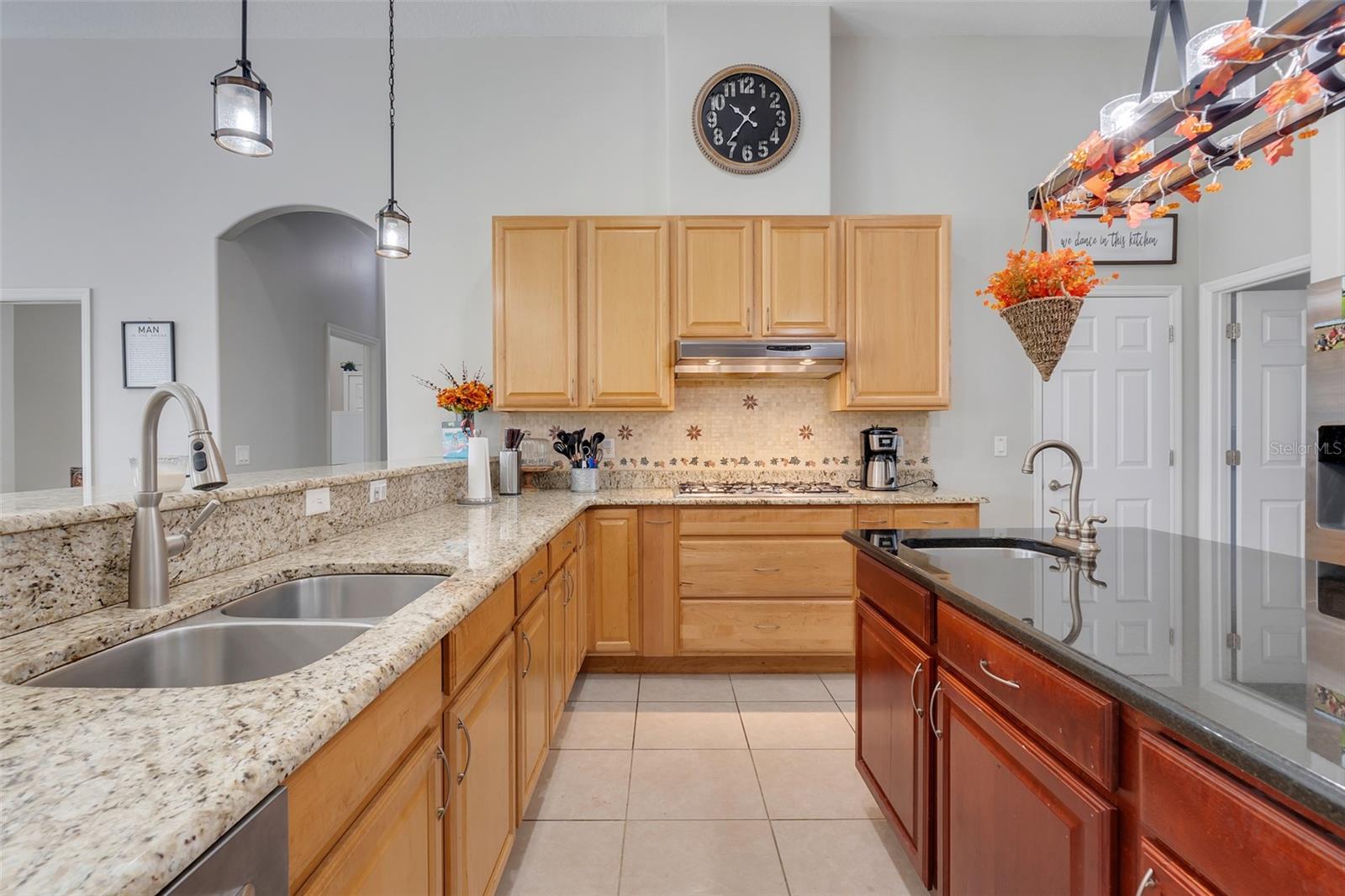 Image 18 of 51 For 7350 Spring Mountain Ln