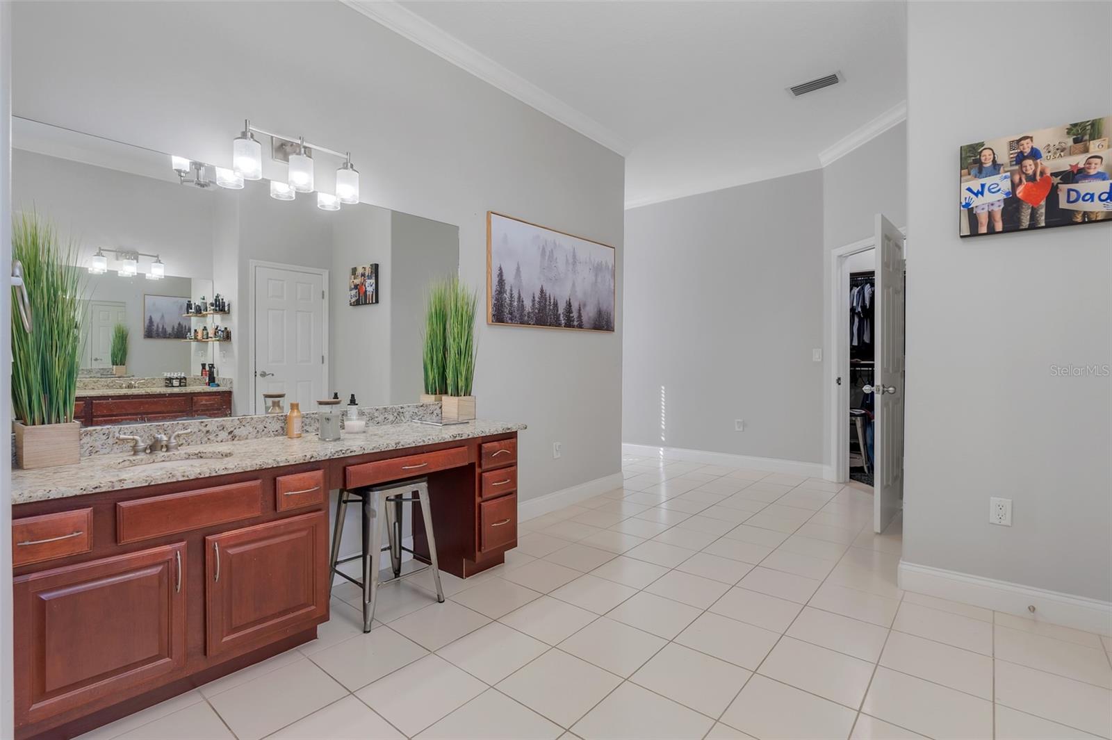 Image 27 of 51 For 7350 Spring Mountain Ln