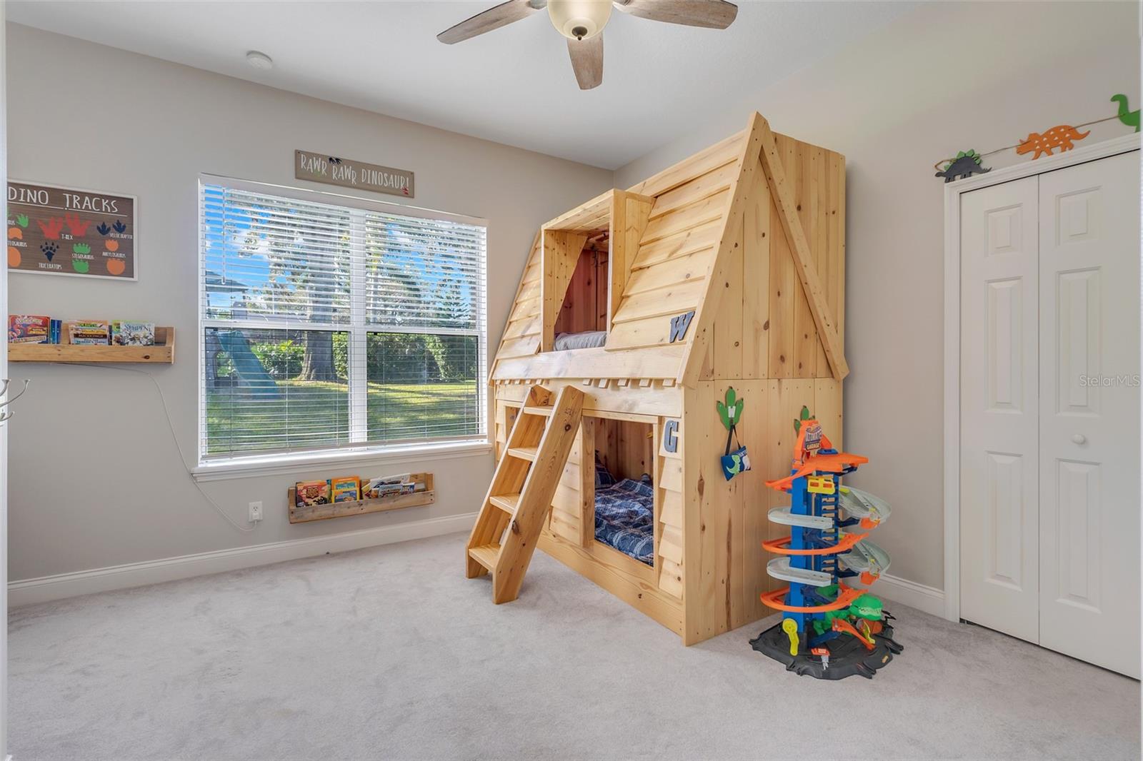 Image 31 of 51 For 7350 Spring Mountain Ln