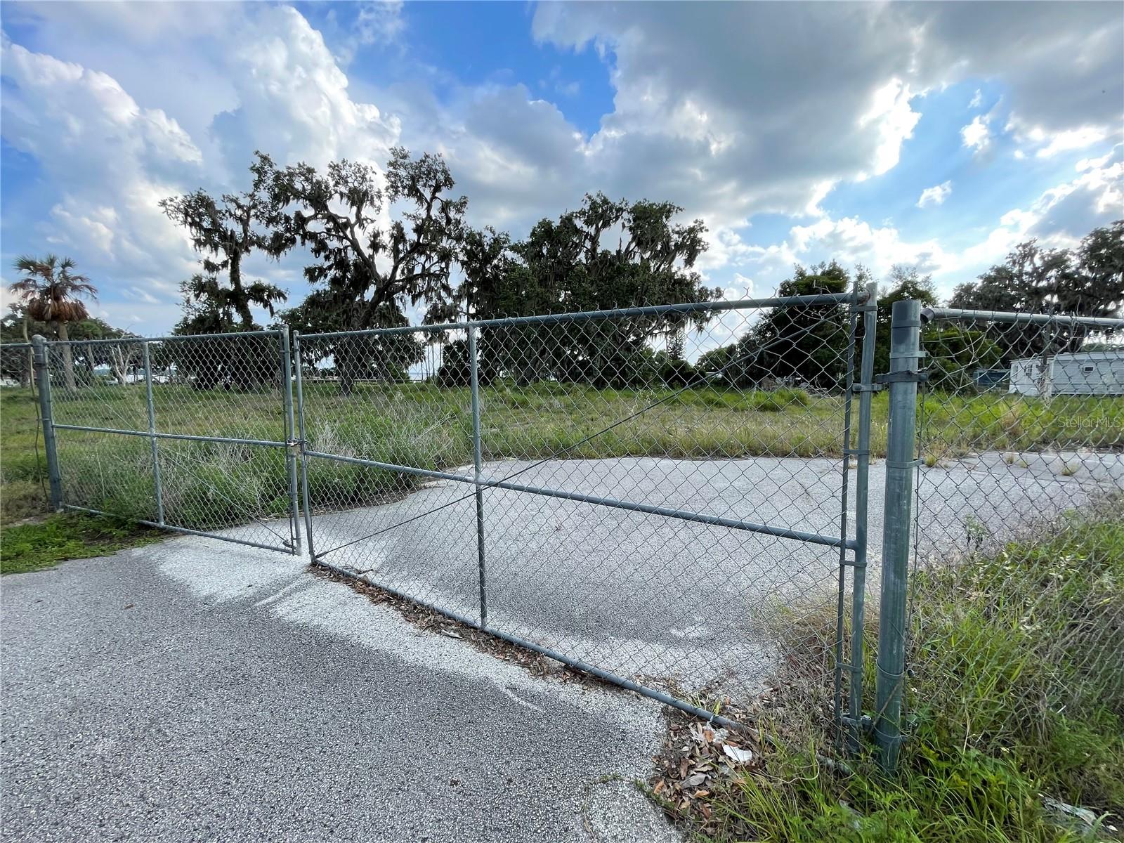 Image 12 of 27 For 32311 Anglers Avenue