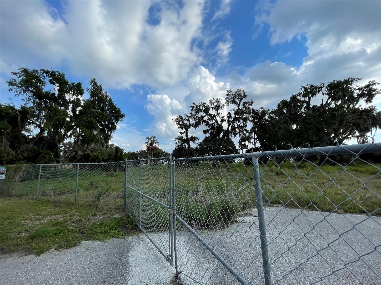 Image 13 of 27 For 32311 Anglers Avenue