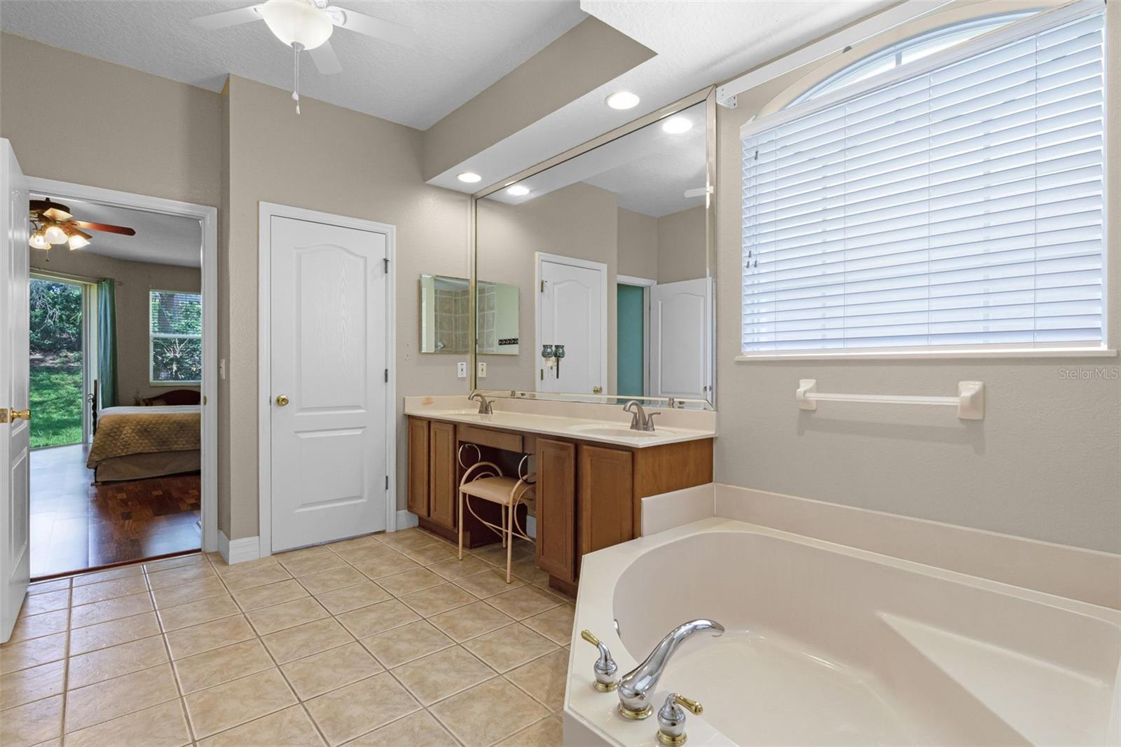 Image 38 of 77 For 4239 Fawn Meadows Cir