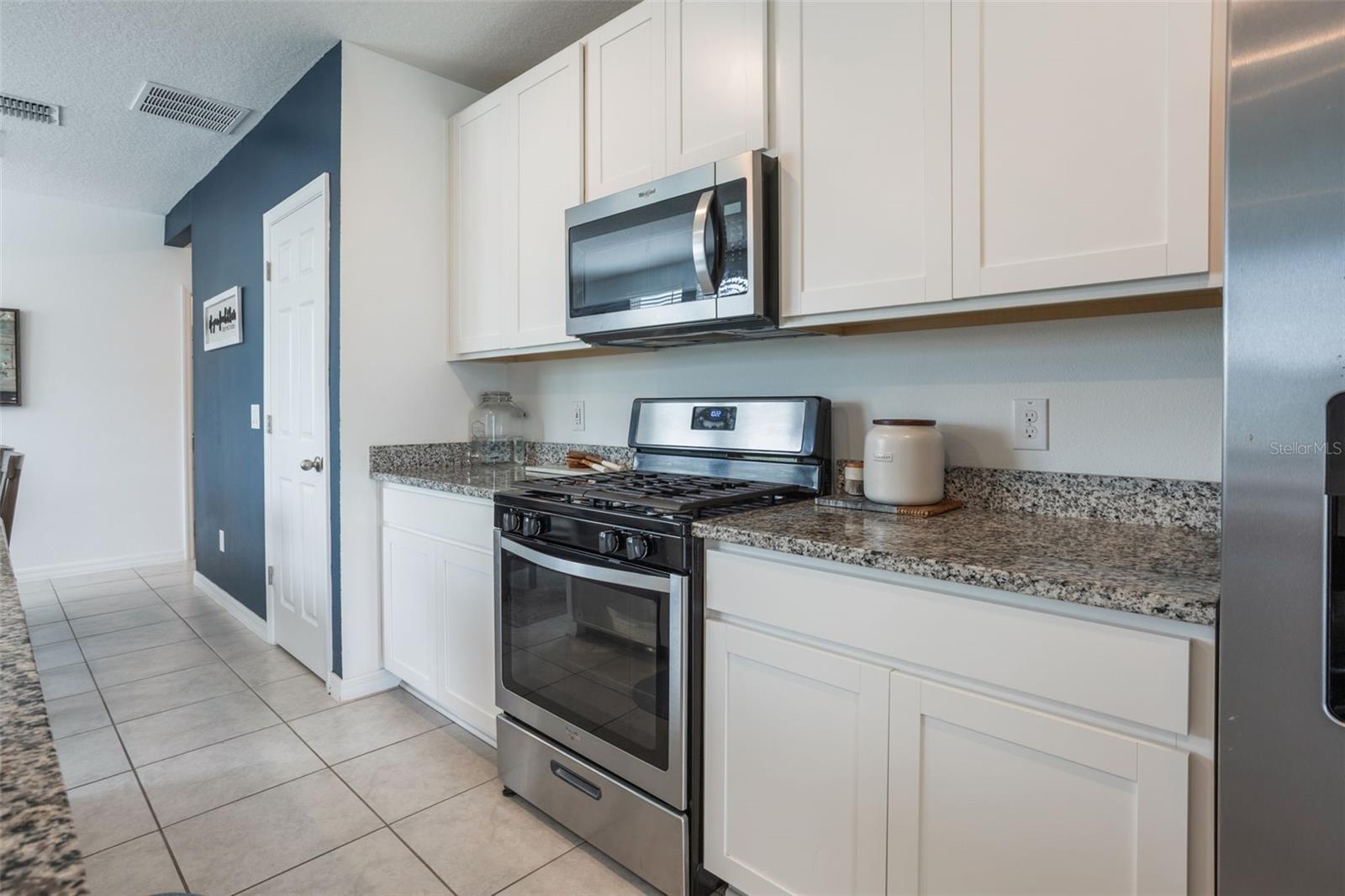 Image 28 of 59 For 29810 Anahid Dr