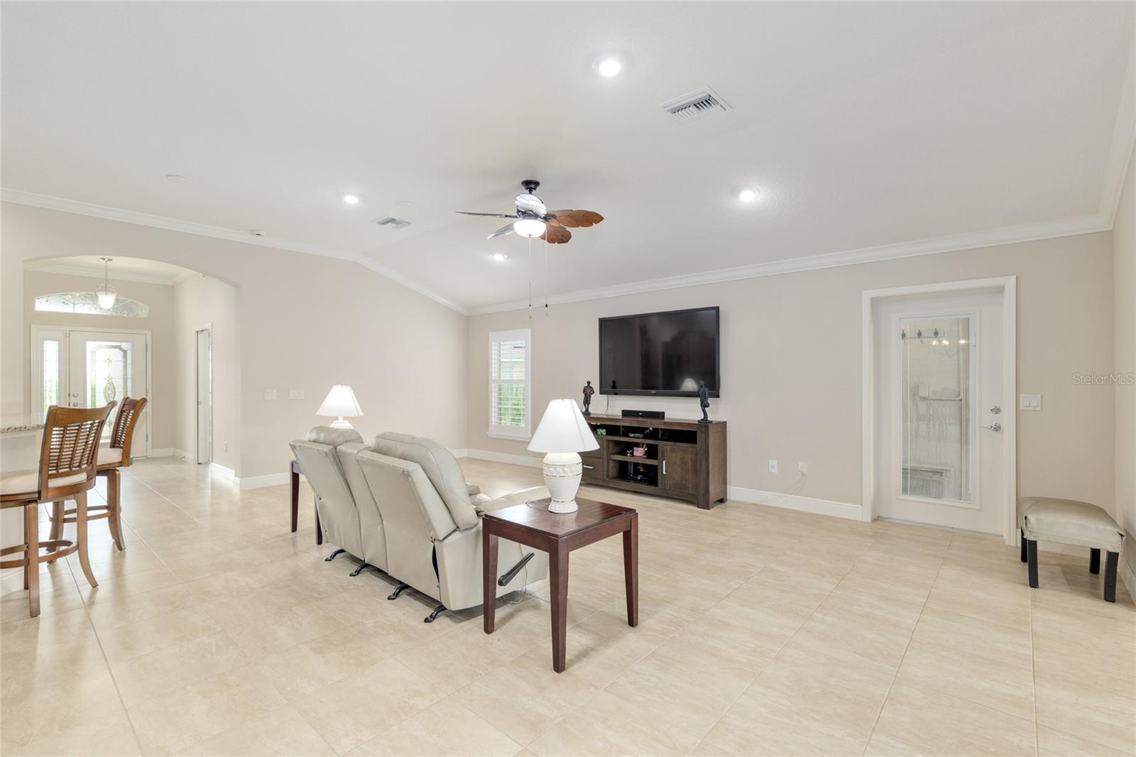 Image 10 of 67 For 3097 Bureau Path