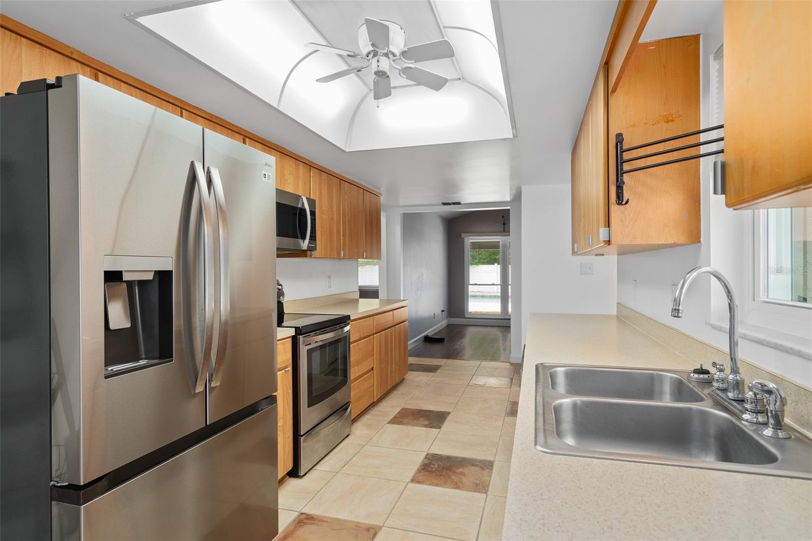 Image 12 of 42 For 721 Mendoza Drive