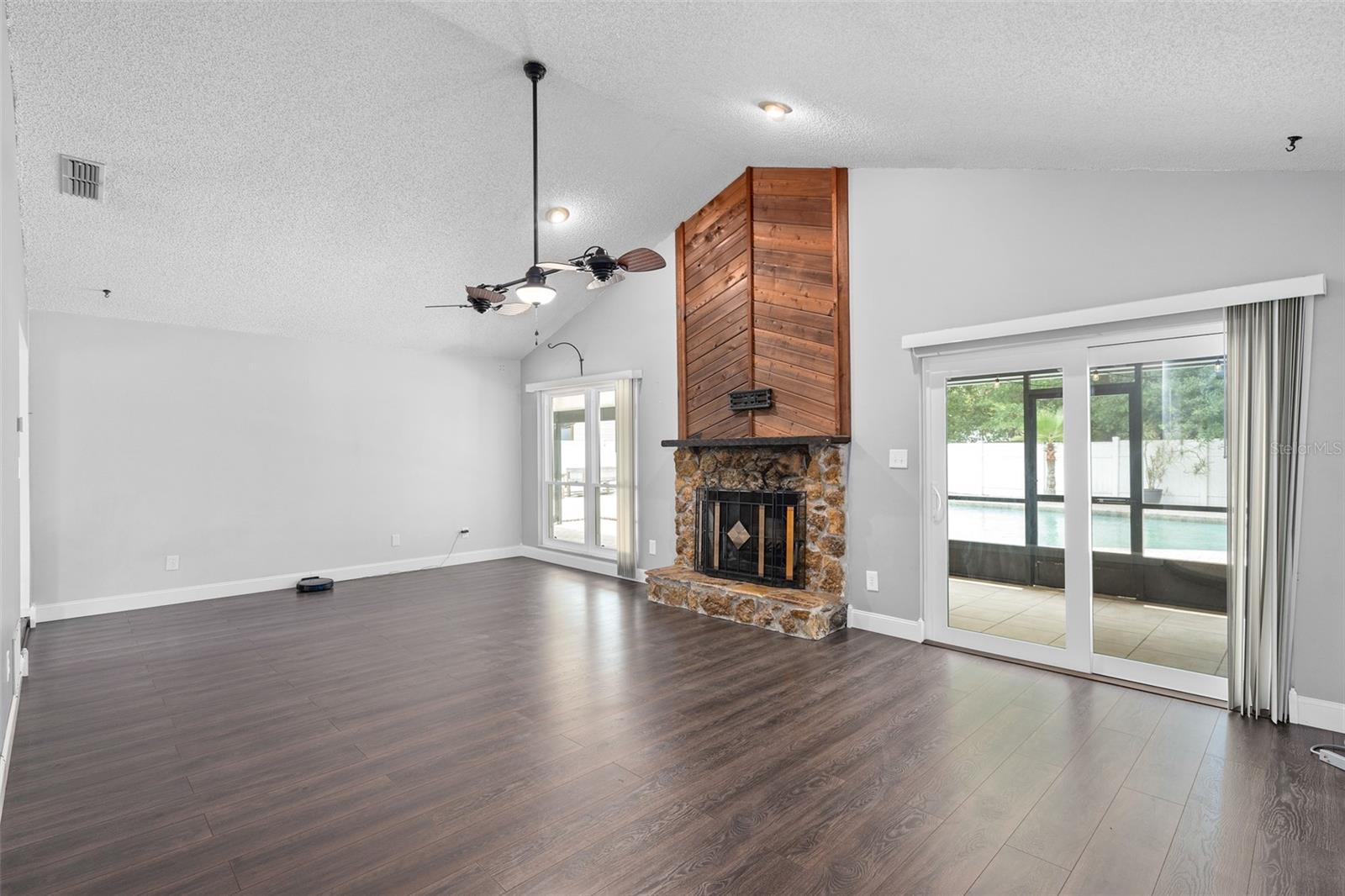 Image 14 of 42 For 721 Mendoza Drive