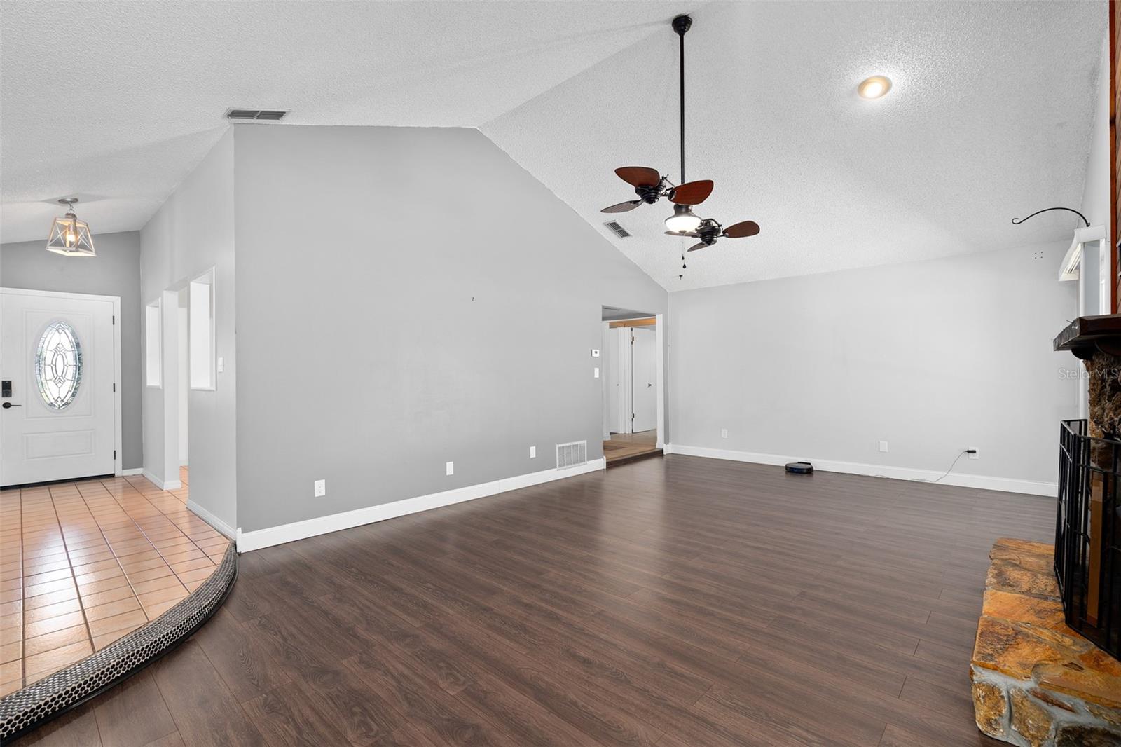 Image 15 of 42 For 721 Mendoza Drive