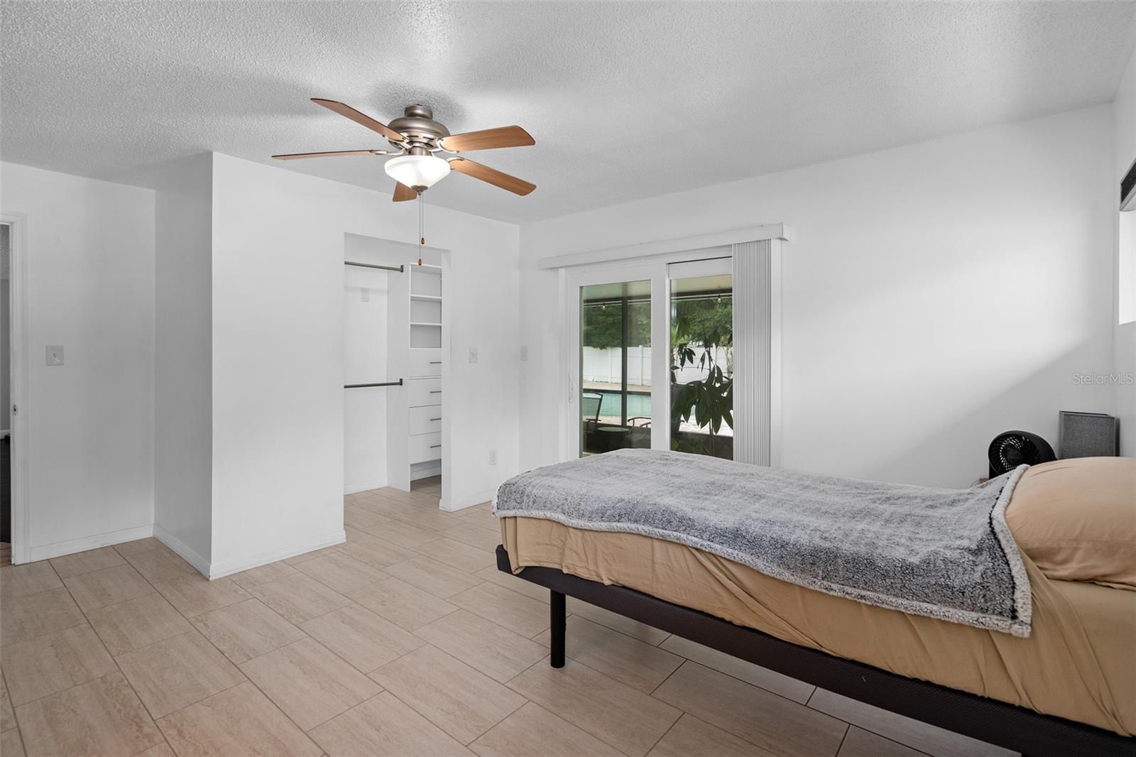 Image 20 of 42 For 721 Mendoza Drive