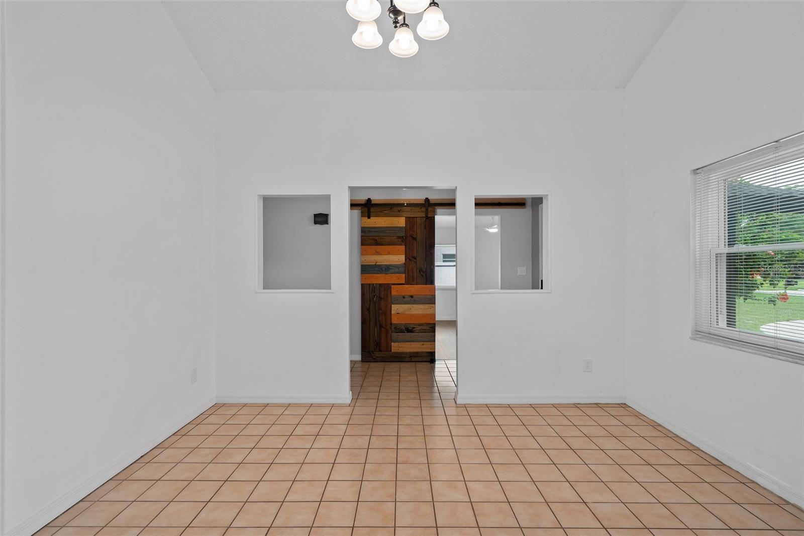 Image 9 of 42 For 721 Mendoza Drive