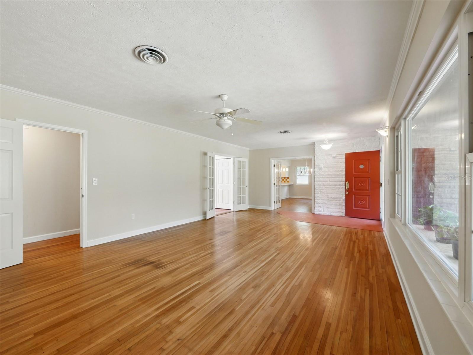 Image 18 of 87 For 9269 Silver Lake Drive