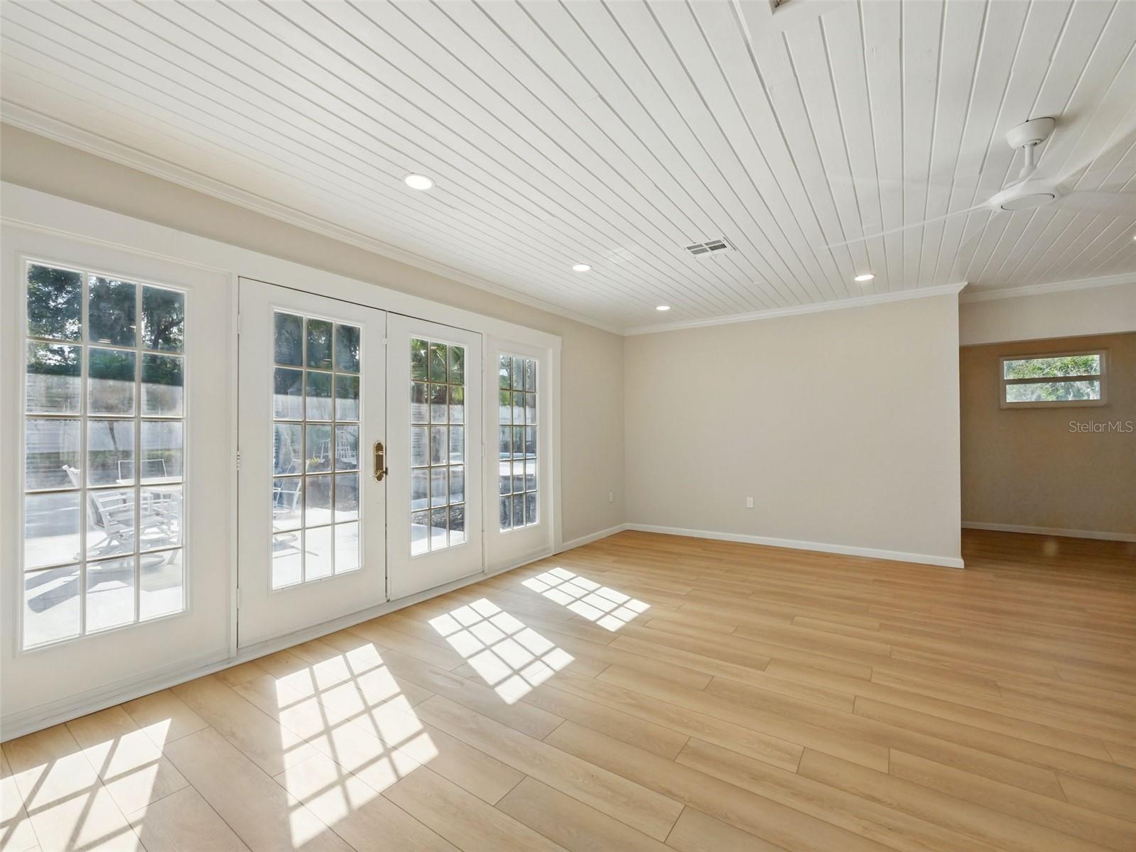 Image 33 of 87 For 9269 Silver Lake Drive