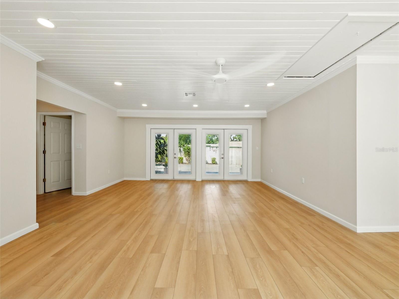 Image 35 of 87 For 9269 Silver Lake Drive