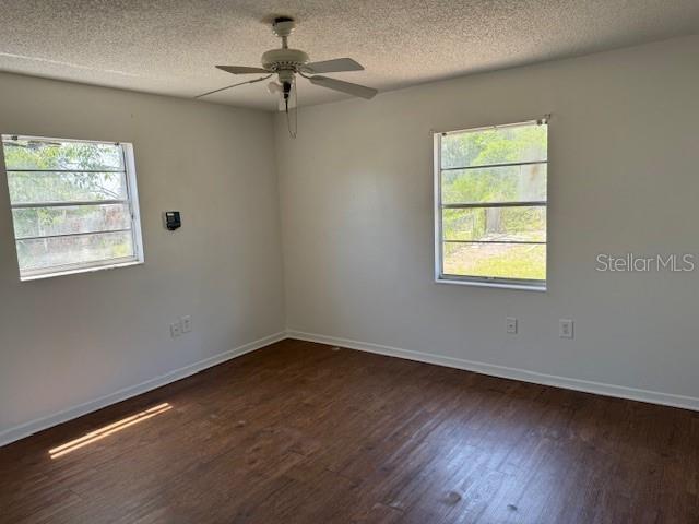 Image 5 of 14 For 1109 Willow Court