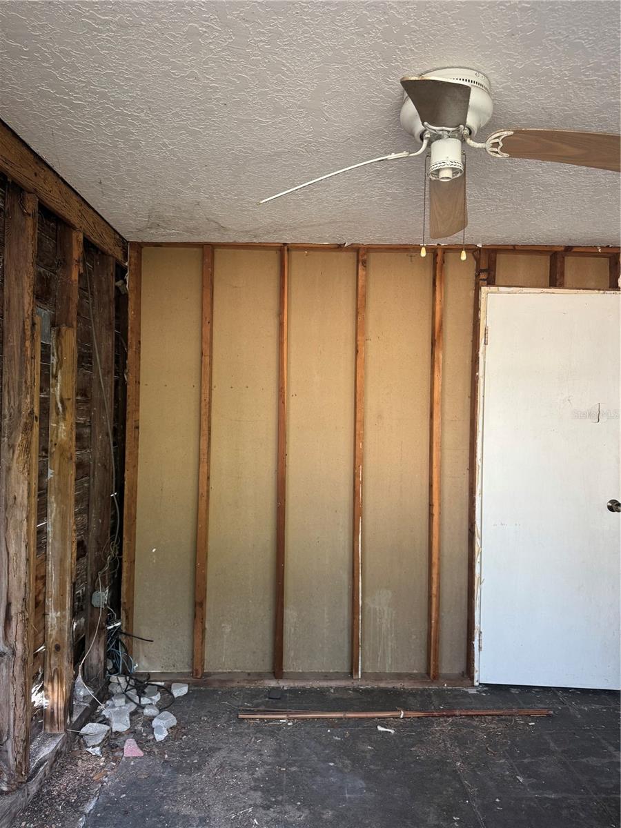 Image 4 of 6 For 220 Woodward Avenue