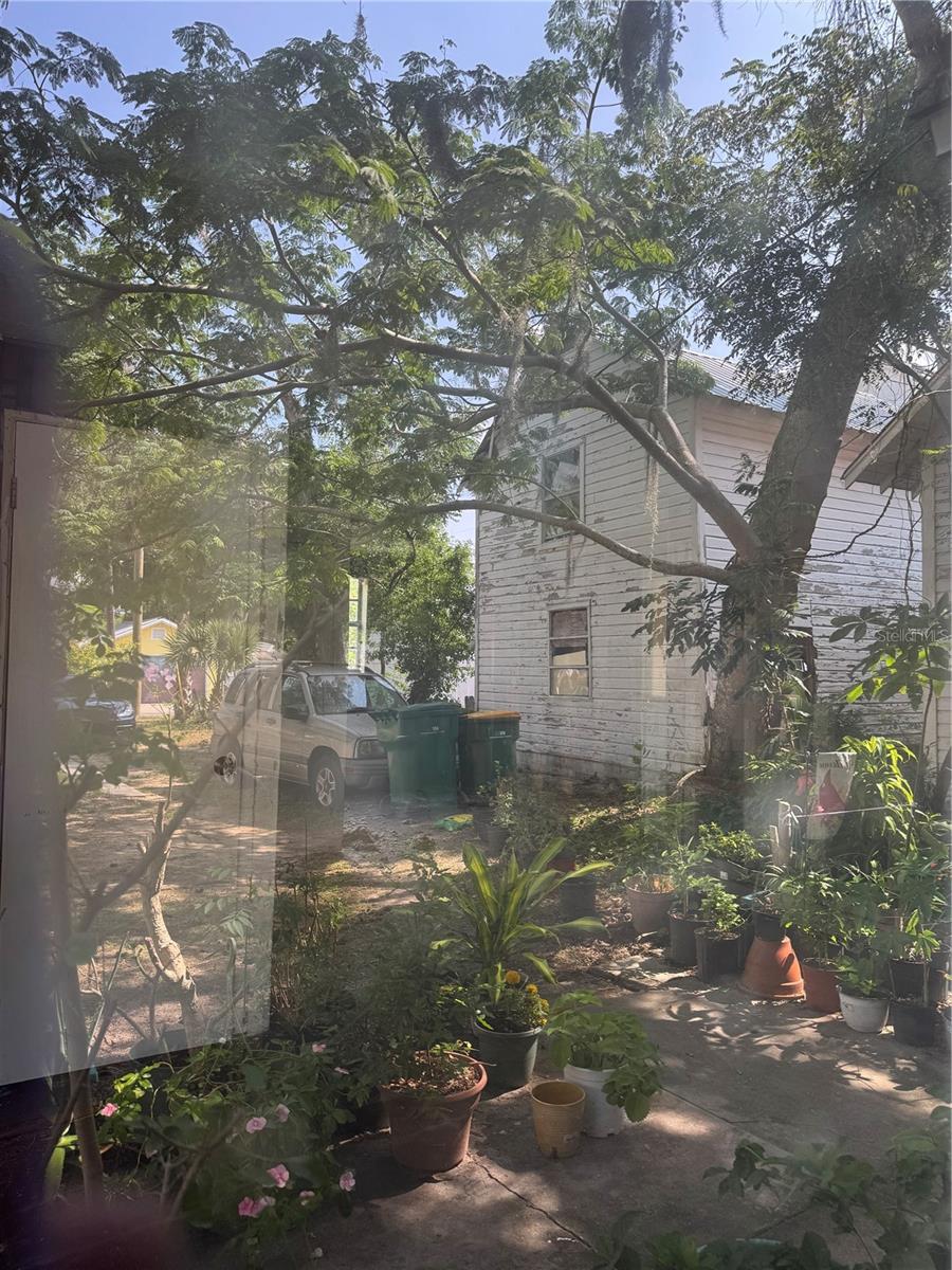 Image 6 of 6 For 220 Woodward Avenue