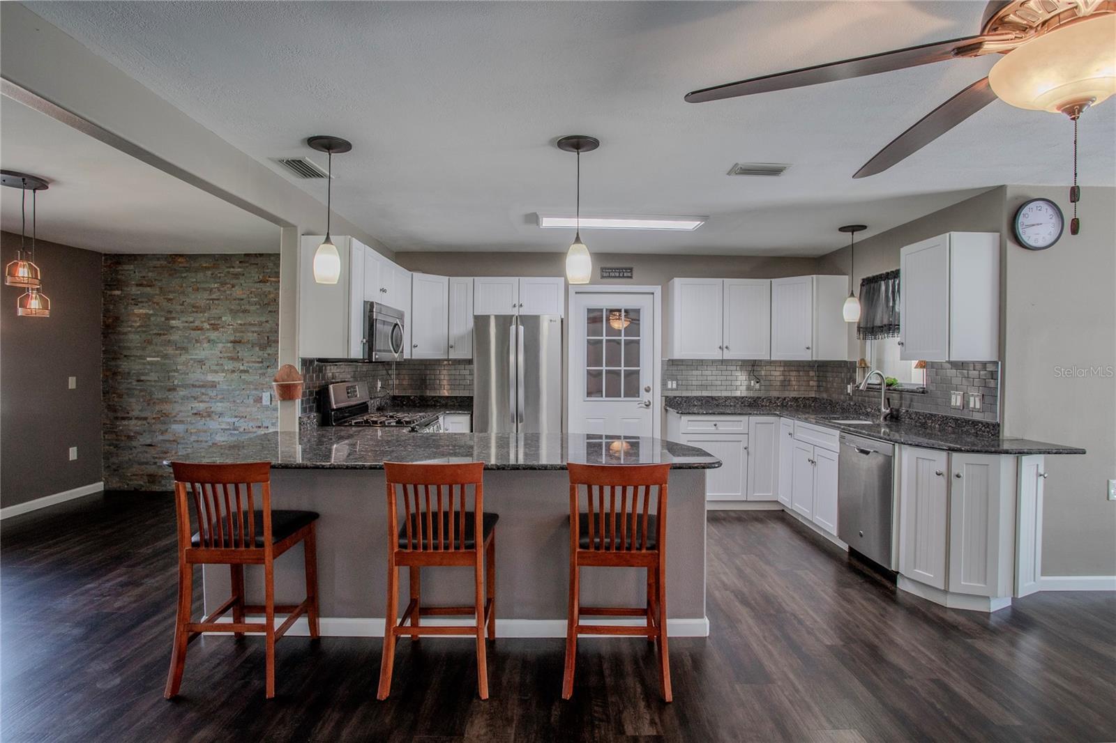 Image 17 of 47 For 11418 Lake Eustis Drive