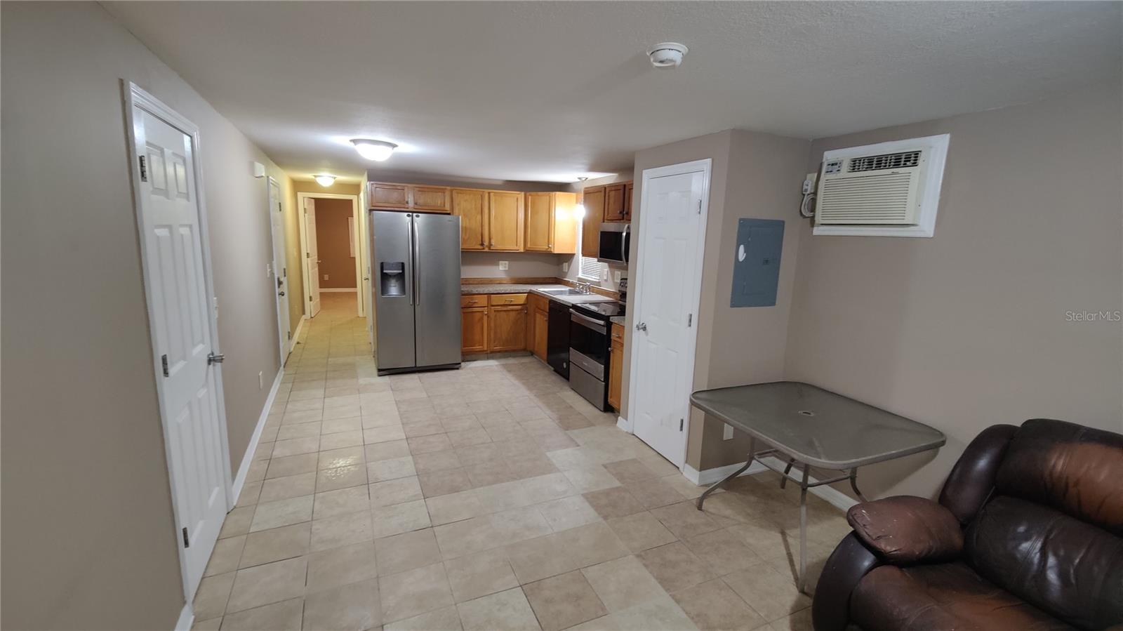 Image 19 of 25 For 1215 Skyview Boulevard N Unit B