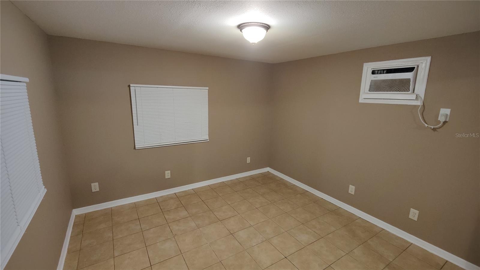 Image 20 of 25 For 1215 Skyview Boulevard N Unit B