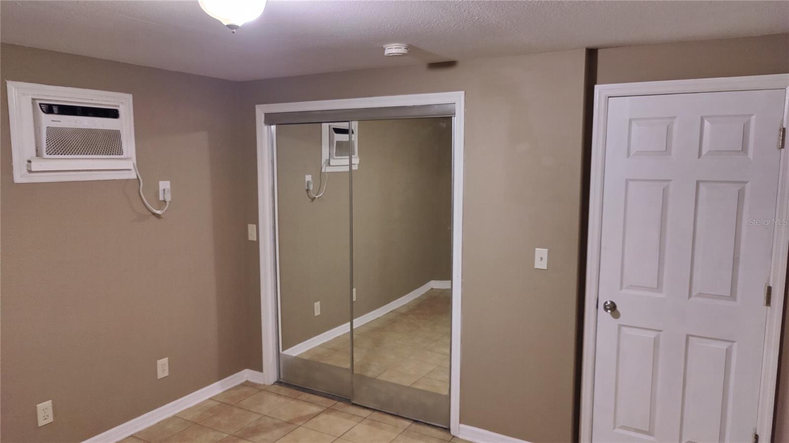 Image 22 of 25 For 1215 Skyview Boulevard N Unit B