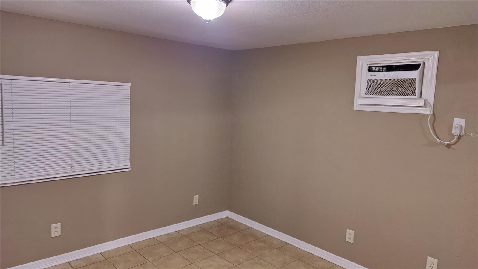 Image 25 of 25 For 1215 Skyview Boulevard N Unit B
