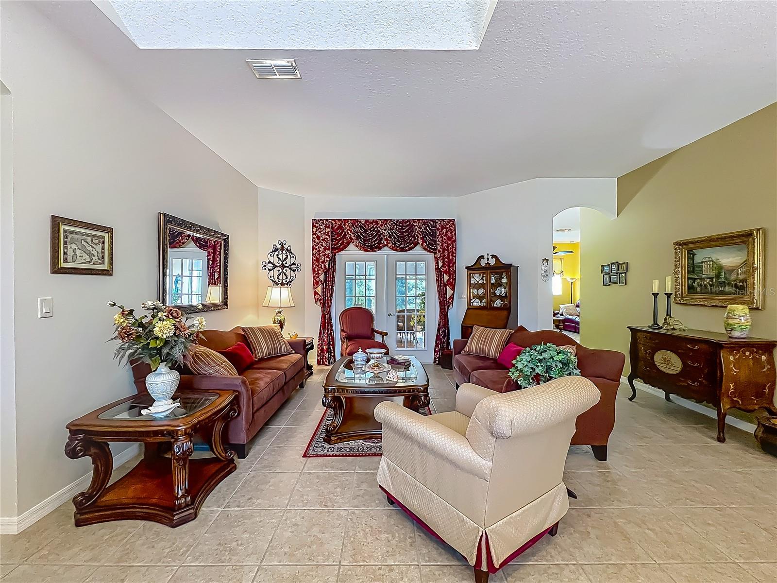 Image 11 of 56 For 25222 Laurel Valley Road