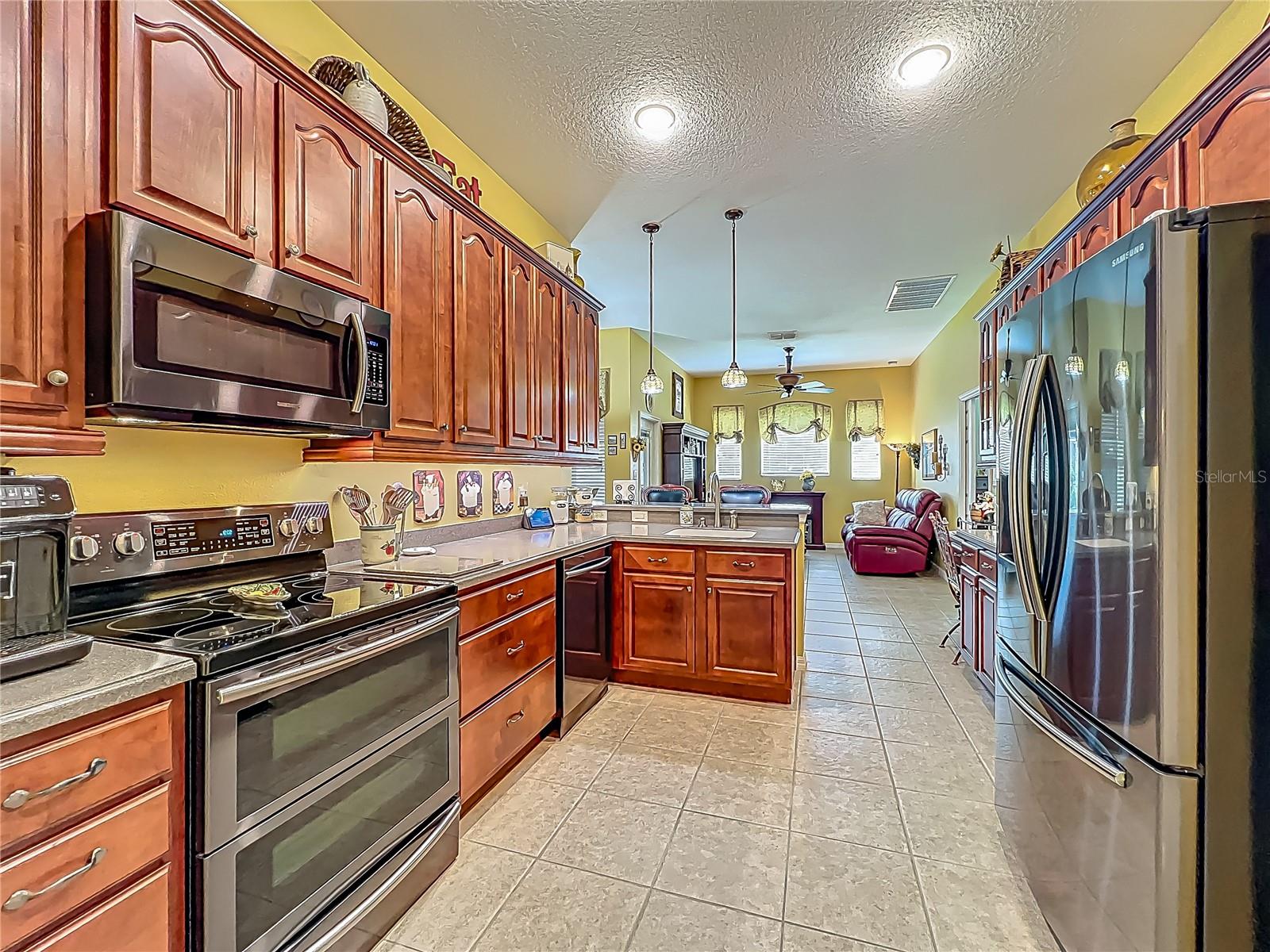 Image 13 of 56 For 25222 Laurel Valley Road