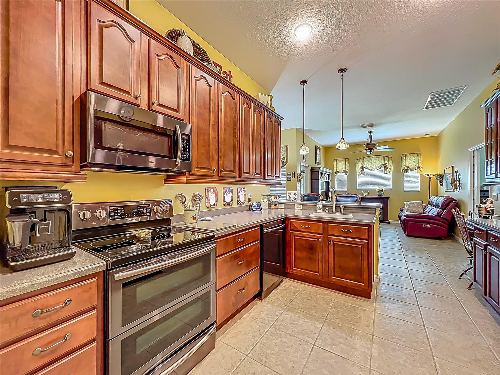 Image 14 of 56 For 25222 Laurel Valley Road