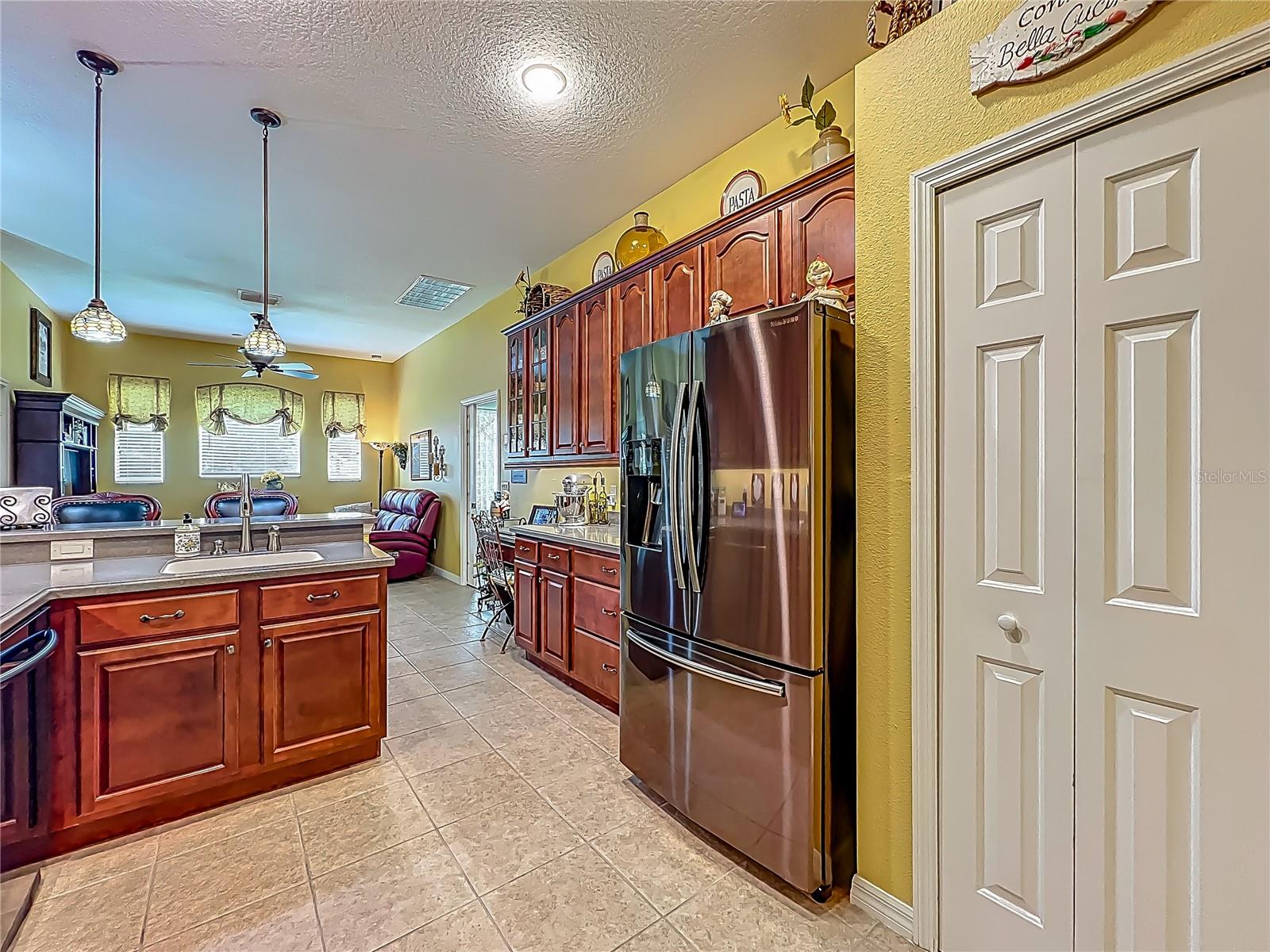 Image 15 of 56 For 25222 Laurel Valley Road