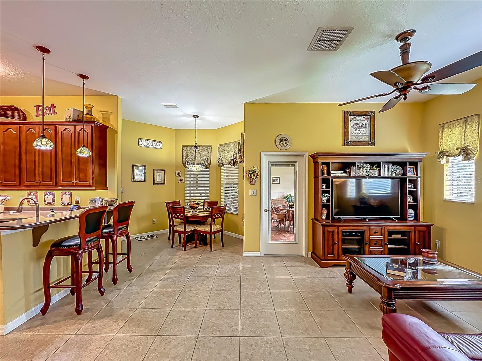 Image 22 of 56 For 25222 Laurel Valley Road