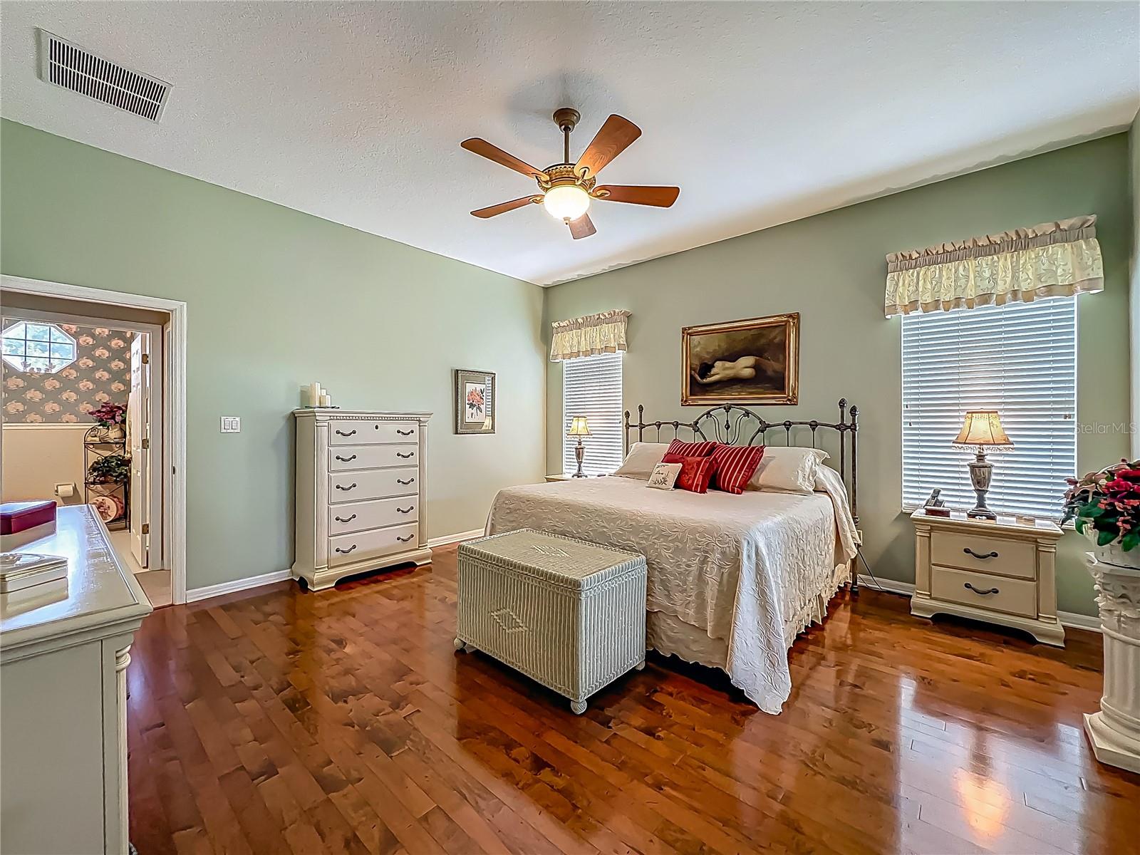 Image 31 of 56 For 25222 Laurel Valley Road