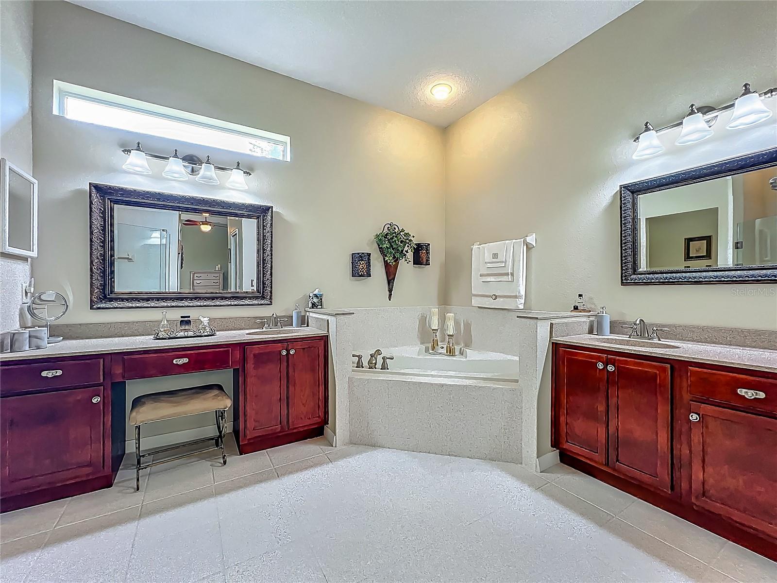 Image 34 of 56 For 25222 Laurel Valley Road