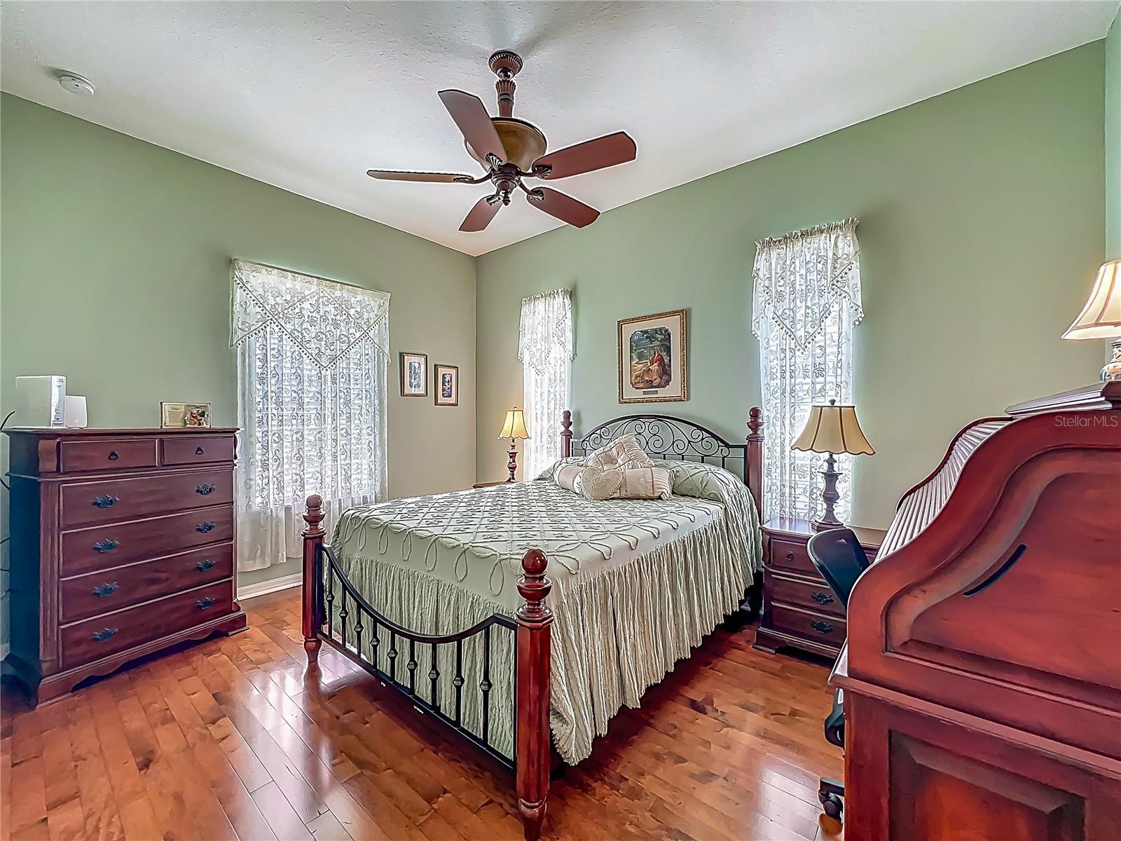 Image 41 of 56 For 25222 Laurel Valley Road