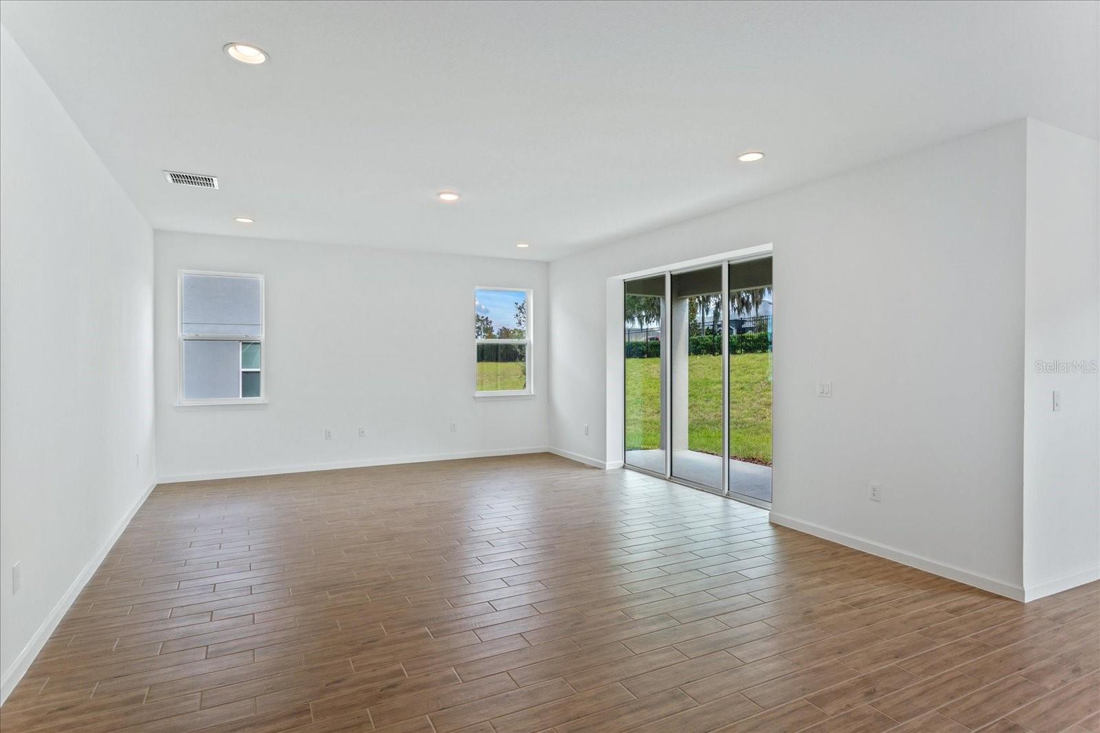 Image 4 of 21 For 5107 Marshelder Street