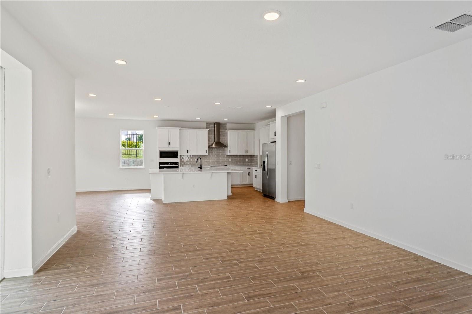 Image 5 of 21 For 5107 Marshelder Street