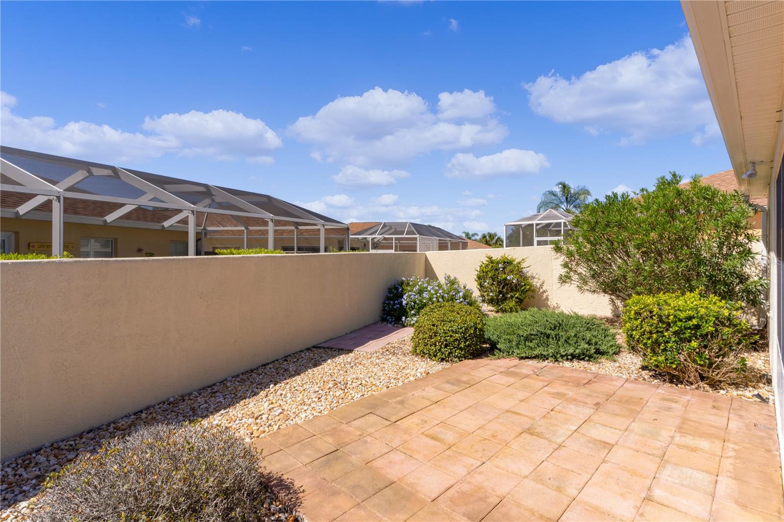 Image 24 of 29 For 1116 San Bernardo Road