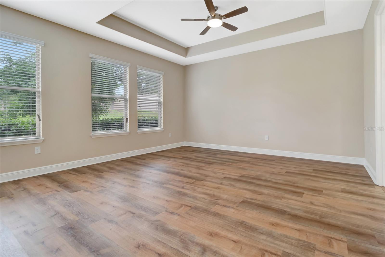 Image 15 of 49 For 15531 Waterleigh Cove Drive