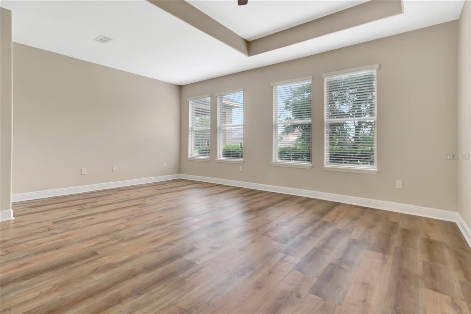Image 16 of 49 For 15531 Waterleigh Cove Drive