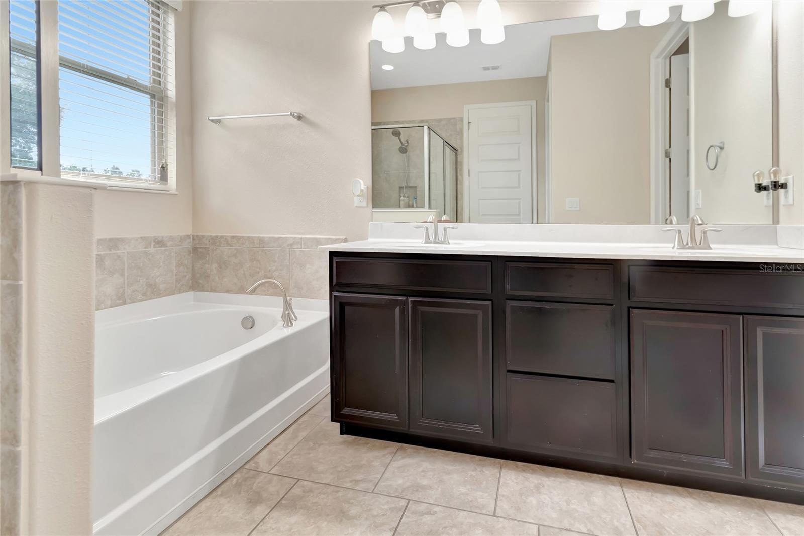 Image 18 of 49 For 15531 Waterleigh Cove Drive