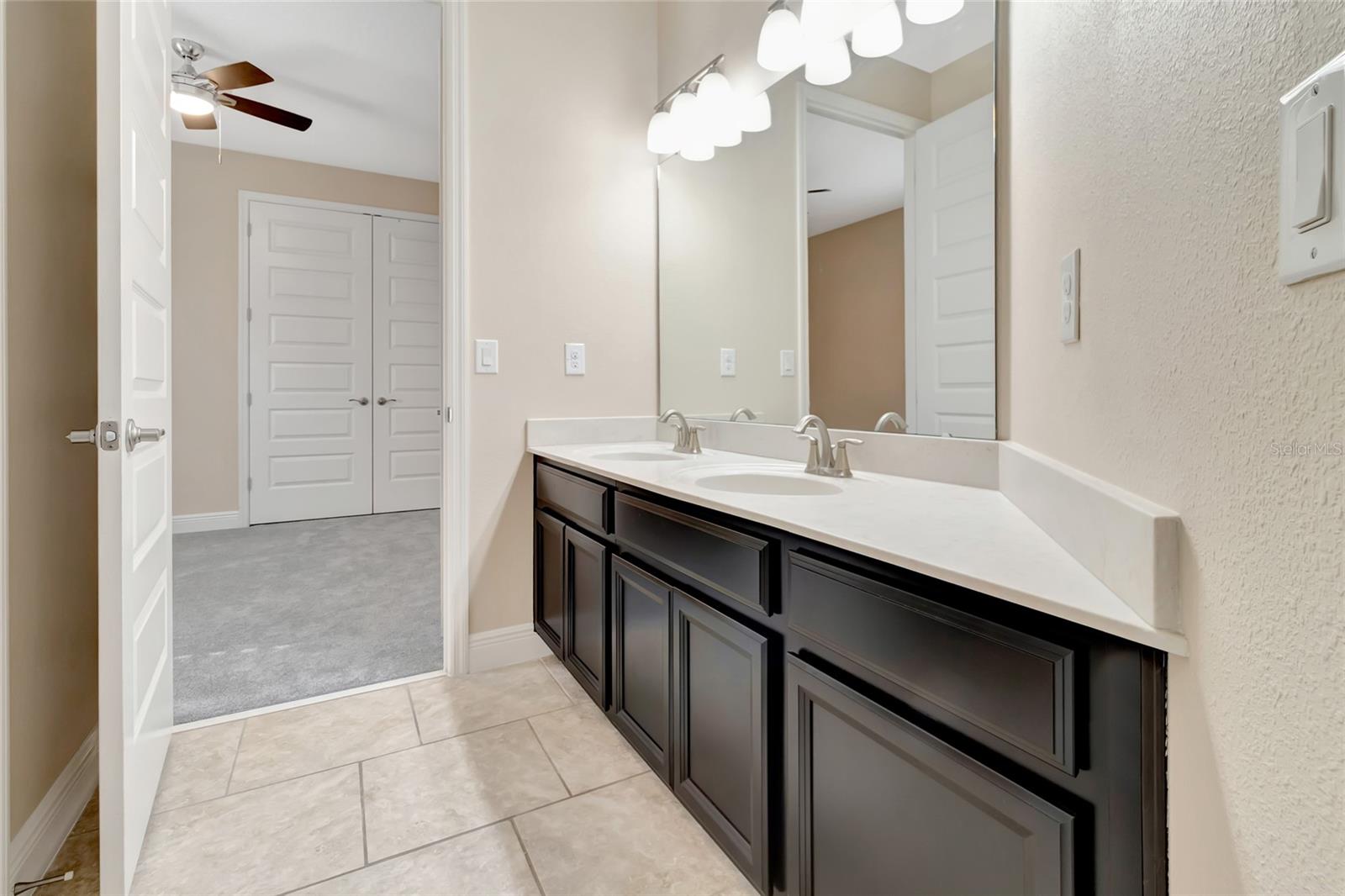 Image 23 of 49 For 15531 Waterleigh Cove Drive