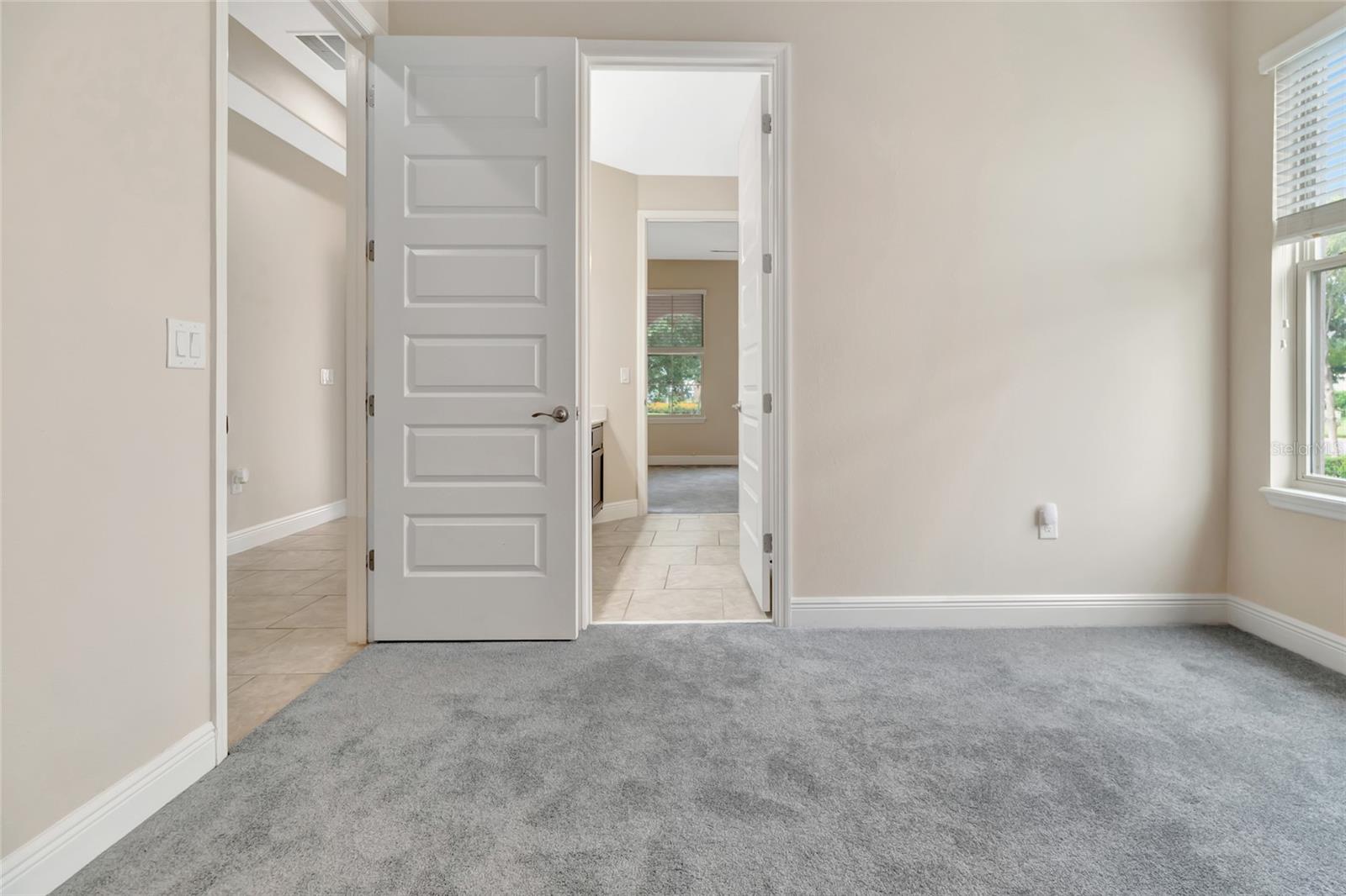 Image 25 of 49 For 15531 Waterleigh Cove Drive