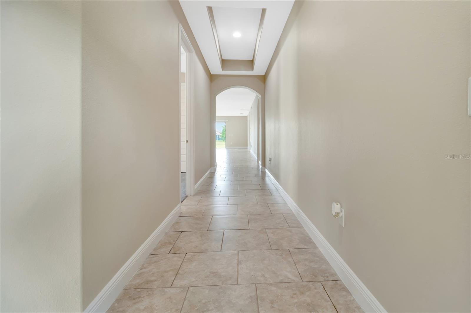 Image 4 of 49 For 15531 Waterleigh Cove Drive
