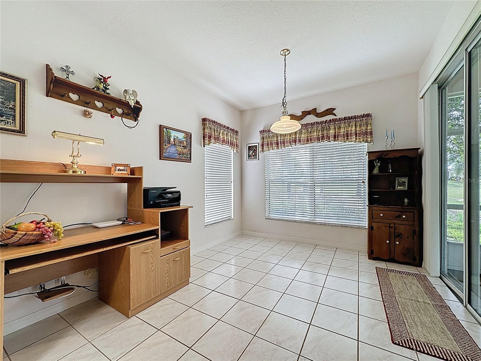 Image 19 of 69 For 3907 Allamanda Court