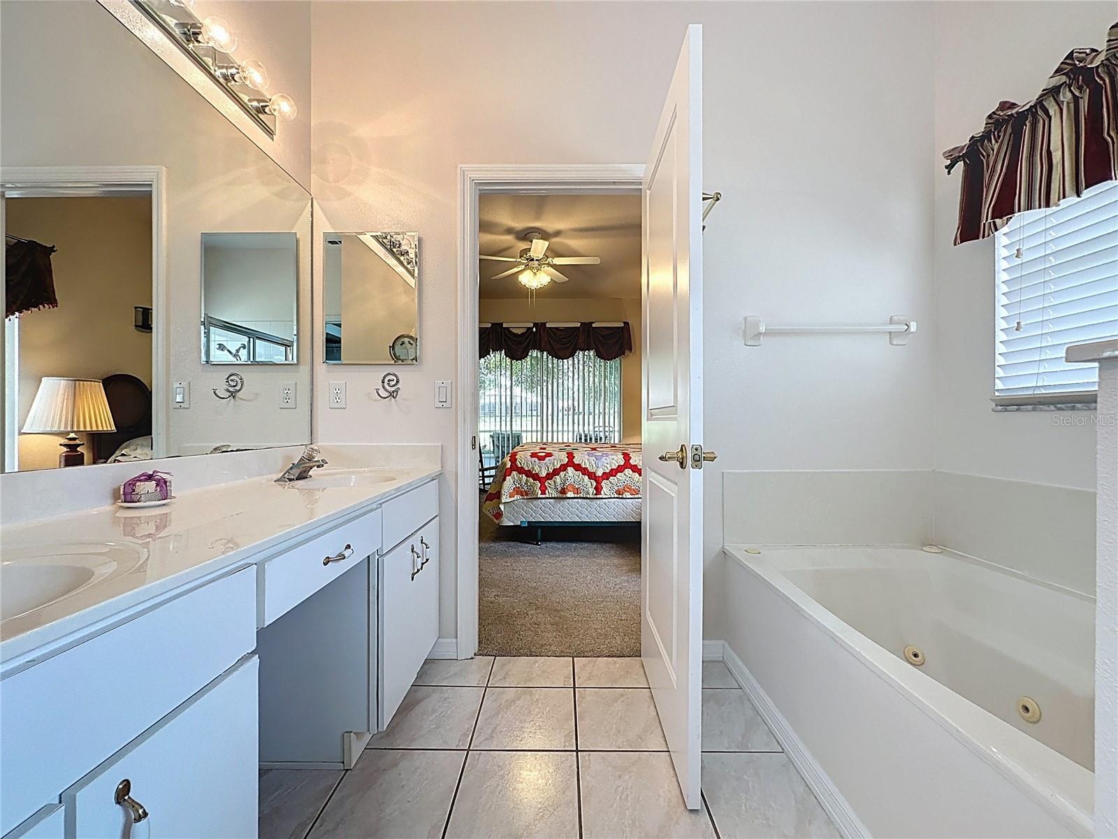 Image 23 of 69 For 3907 Allamanda Court