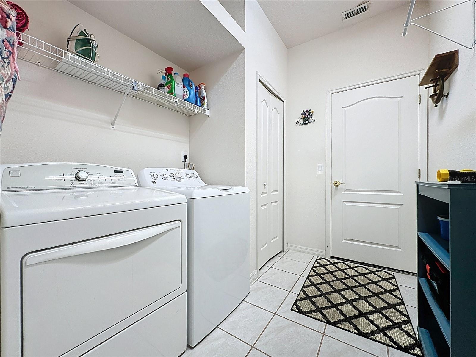 Image 33 of 69 For 3907 Allamanda Court