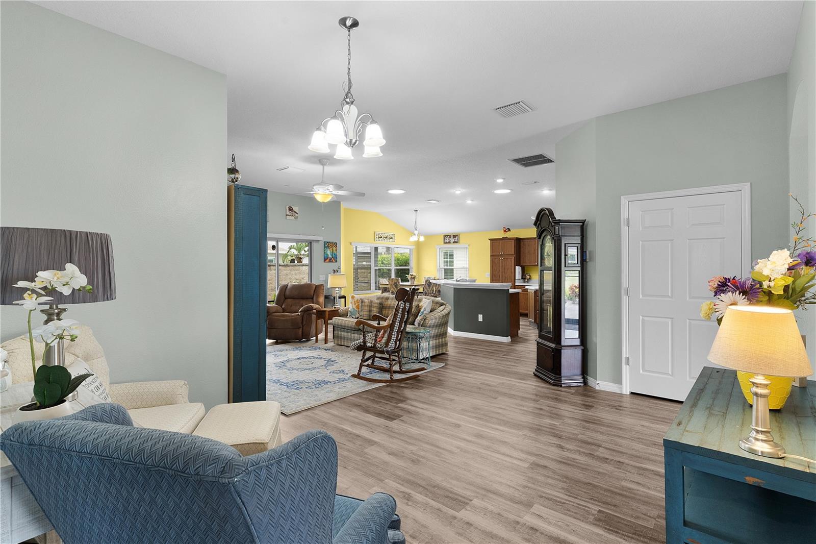 Listing photo id 9 for 3978 Nottingham Loop