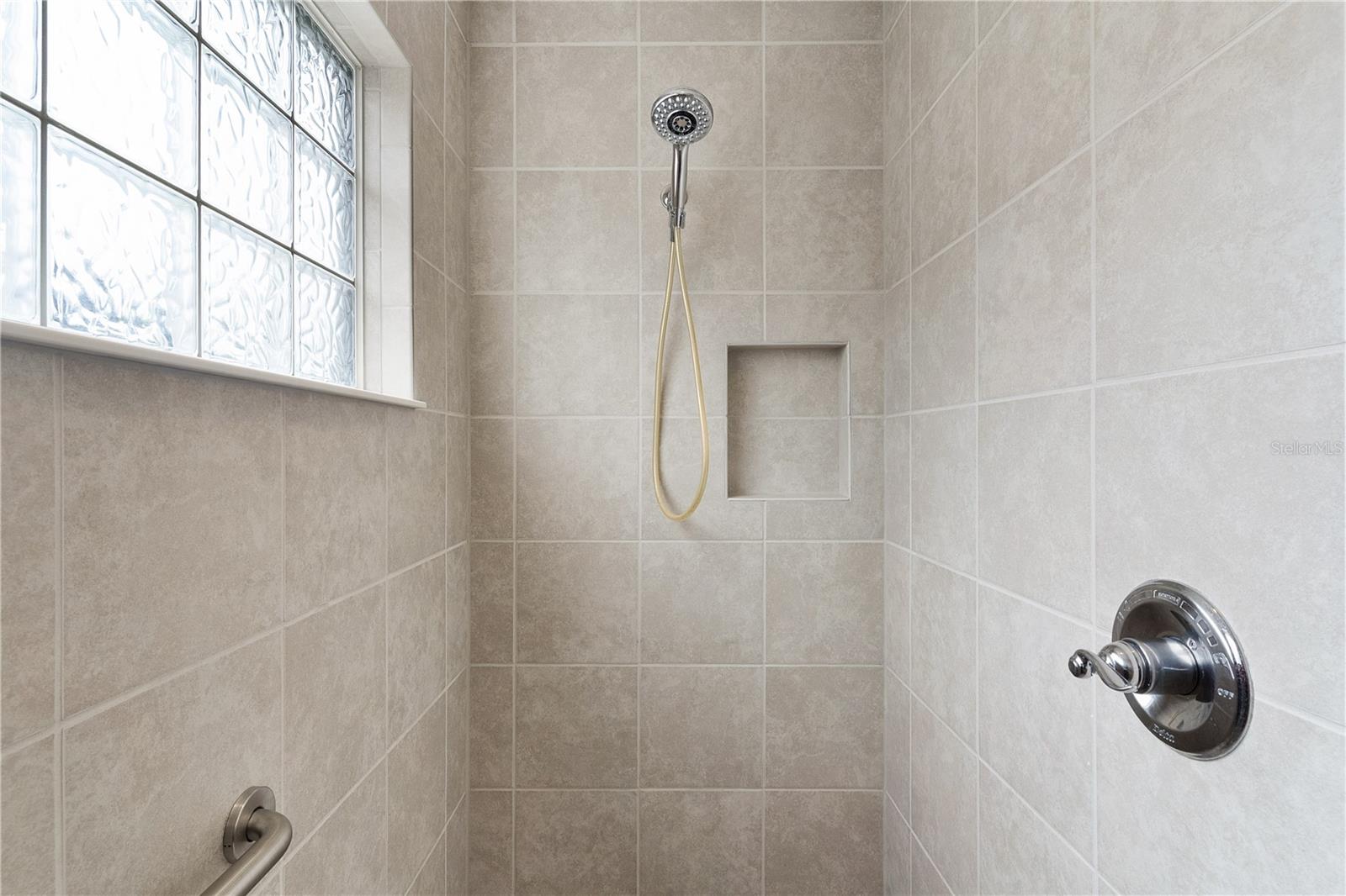 Listing photo id 20 for 3978 Nottingham Loop